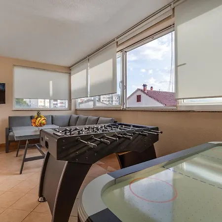 Elegant Two Bedroom شقة زادار