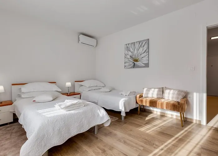 Elegant Two Bedroom * Zadar