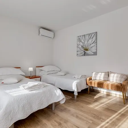 Elegant Two Bedroom * Zadar