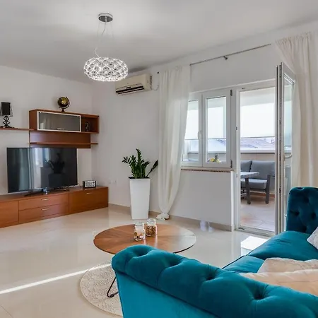 Elegant Two Bedroom *