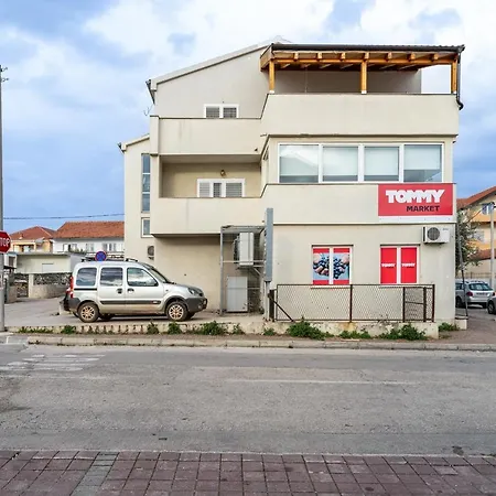 아파트 Elegant Two Bedroom