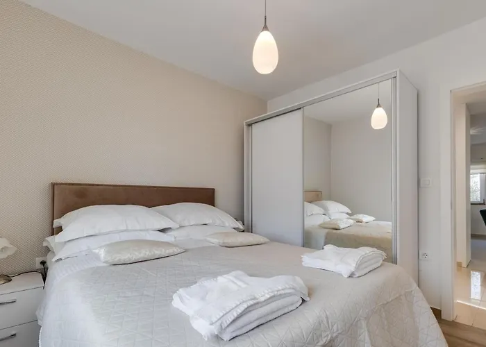 Апартаменты Elegant Two Bedroom