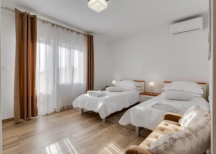 Апартаменты Elegant Two Bedroom