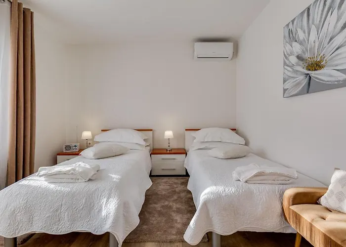 Апартаменты Elegant Two Bedroom