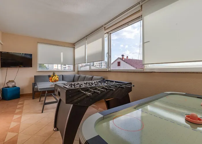 Elegant Two Bedroom Апартаменты Задар