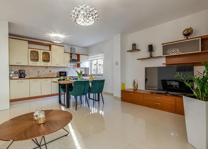 Elegant Two Bedroom *